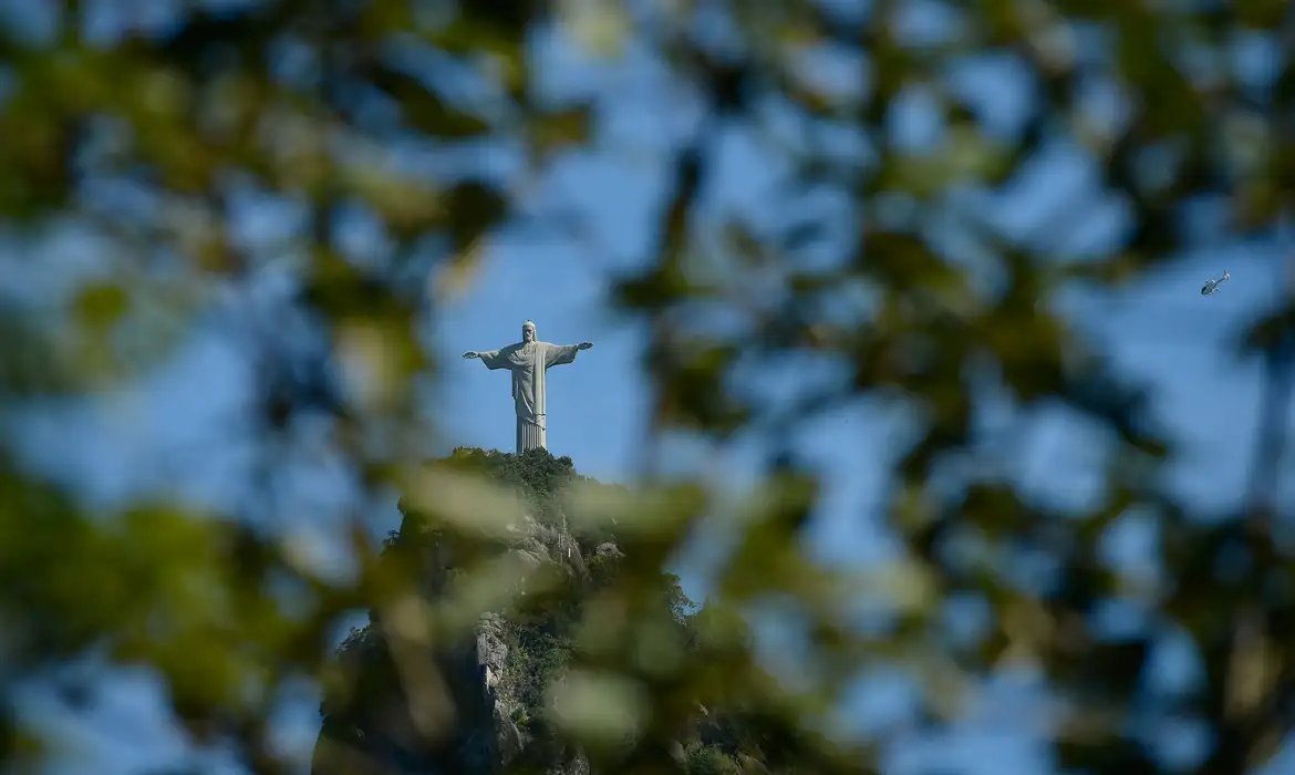 Cristo Redentor se prepara para compensar impacto ambiental do turismo