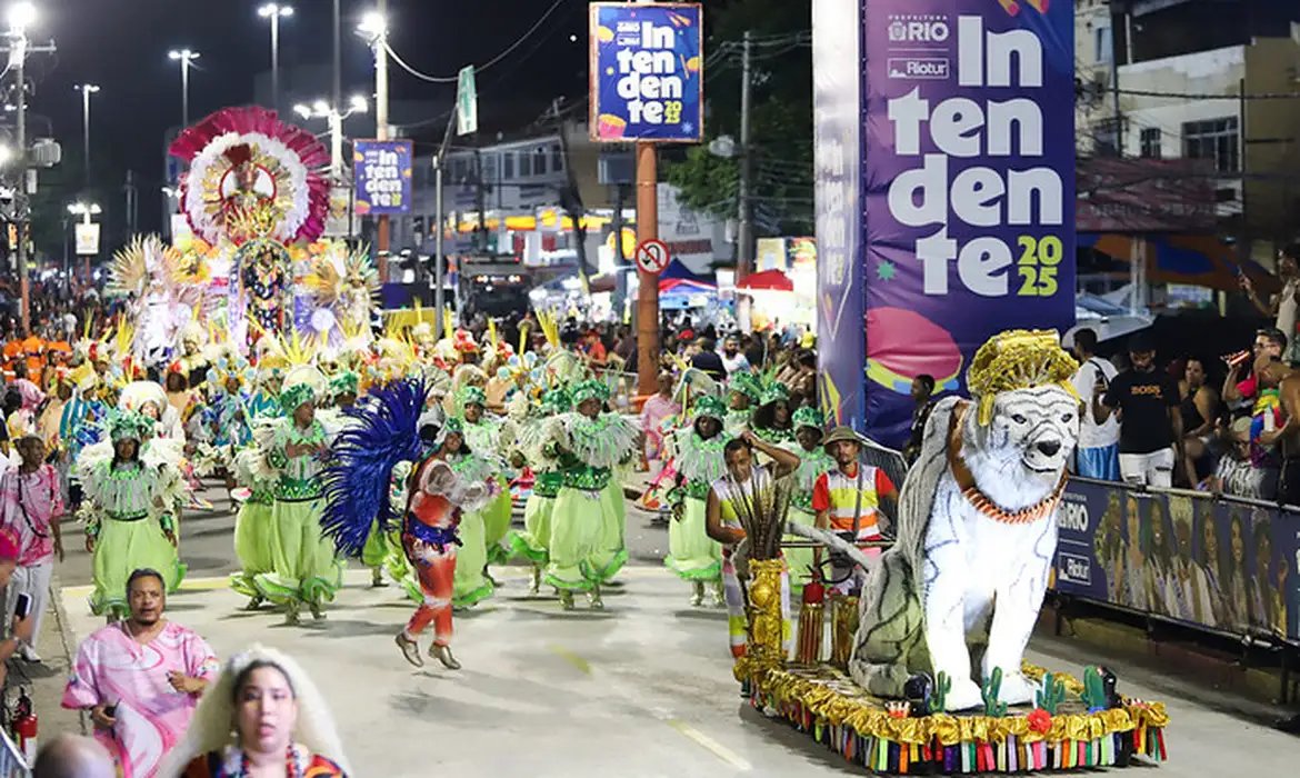 Amor ao samba e pertencimento animam carnaval da Intendente Magalhães