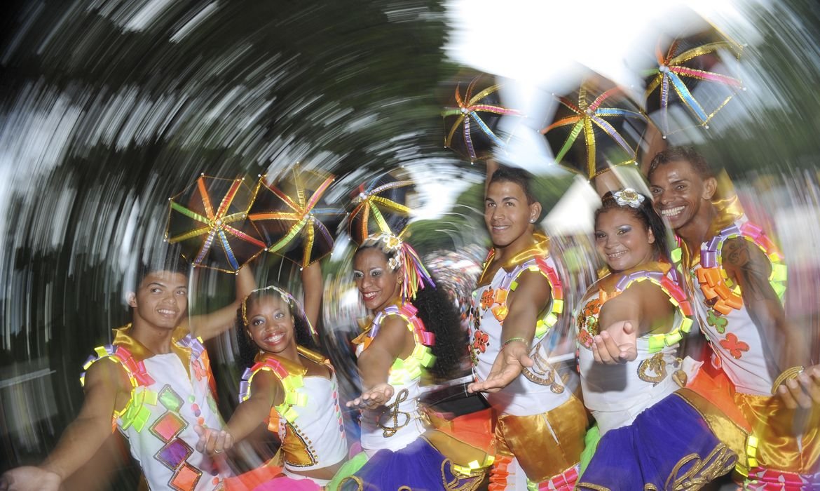 Encontro dos boizinhos marca Quarta-feira de Cinzas em Olinda
