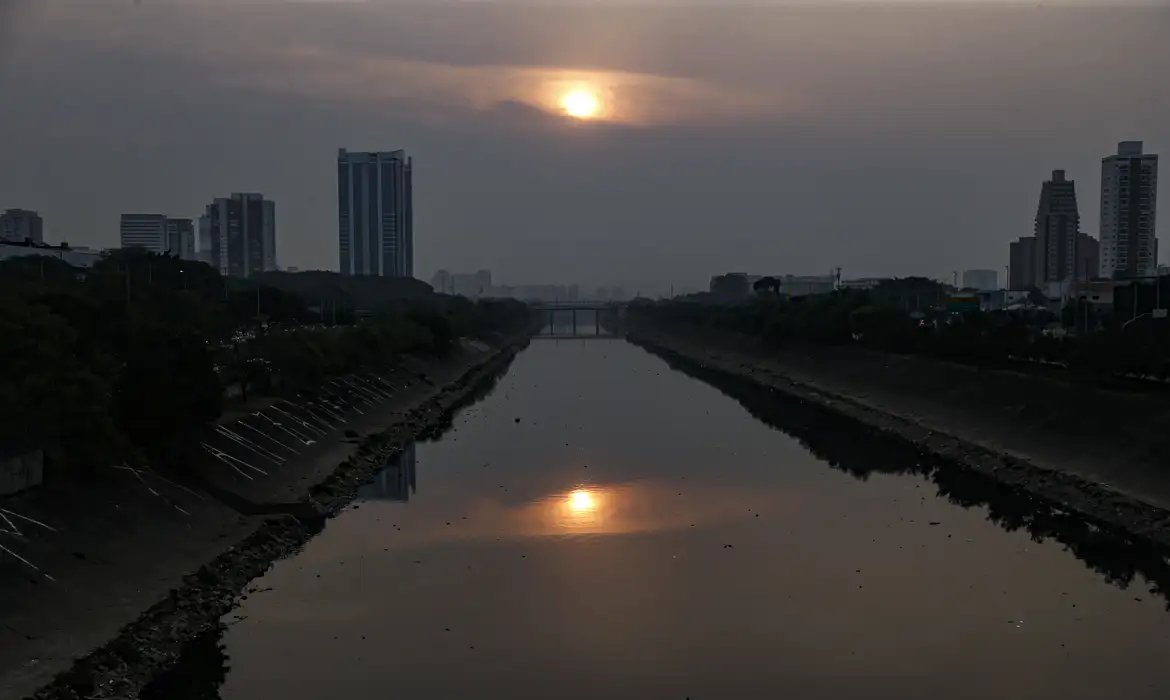 Ipea propõe taxar super-ricos para financiar dívidas climáticas