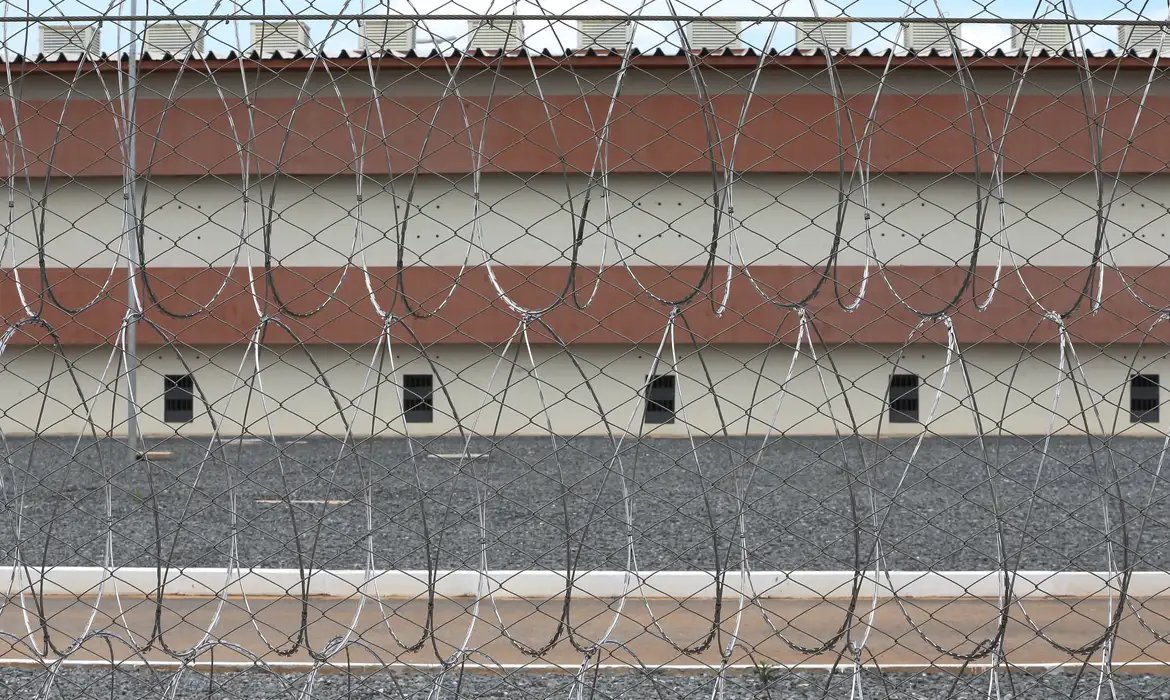 Vorcaro chega a Brasília em voo da PF e vai para presídio federal