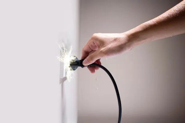Mato Grosso registra 38 ocorrências de acidentes por choques elétricos em 2025
