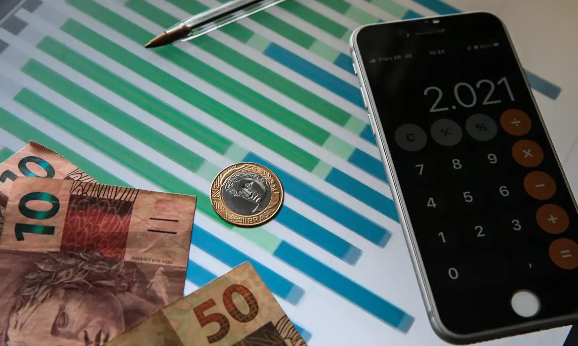 Contas públicas têm superávit primário de R$ 24,6 bilhões em abril