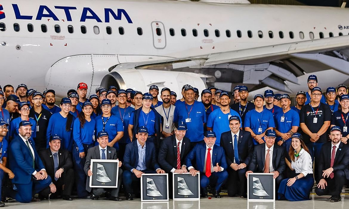 Latam incorpora na frota os primeiros aviões da Embraer 