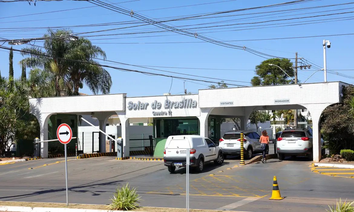 Defesa de Bolsonaro pede a Moraes que prorrogue prisão domiciliar