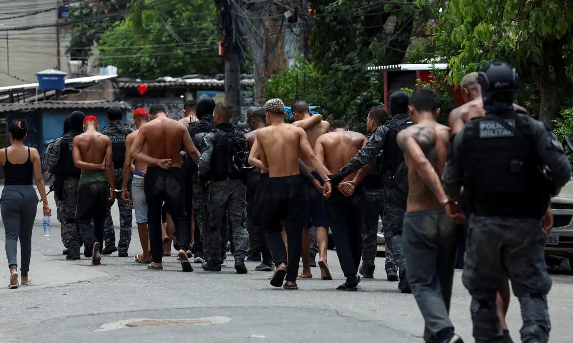 Operação Contenção: 17% dos policiais retiraram as câmeras corporais