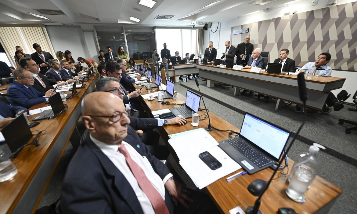 PL da Dosimetria: CCJ reduz para quatro horas prazo de pedido de vista
