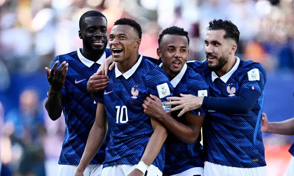 França vence Senegal por 3 a 1 na estreia do Grupo I da Copa do Mundo