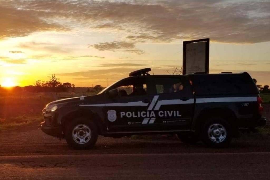 Idoso é morto a tiros dentro de caminhonete em frente a bar em MT