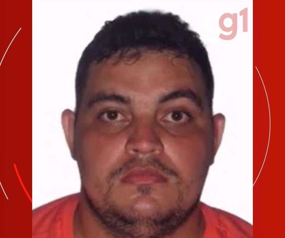 Lista vermelha e recompensa de R$ 10 mil: quem é criminoso procurado por matar PM em MT que foi preso no RJ