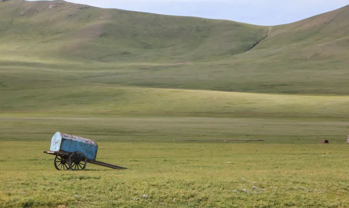 Degradação da terra e clima extremo ameaçam nômades na Mongólia