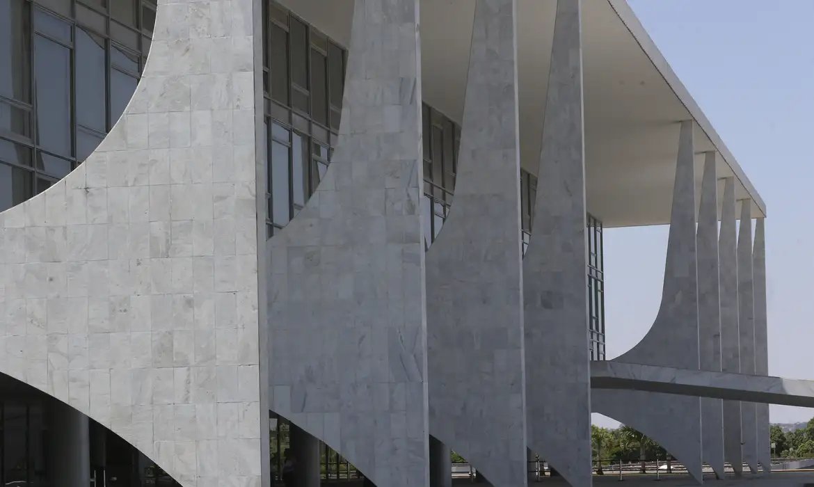 Governo abre processo de reciprocidade contra tarifas dos EUA