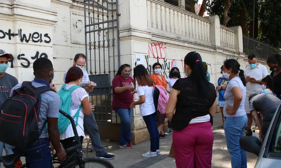 Entenda o papel das escolas no combate à violência contra meninas