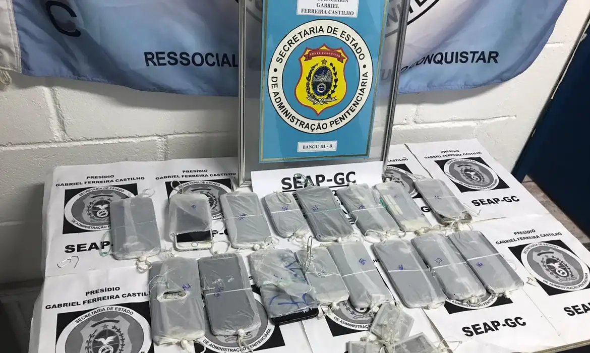 Programa nacional é criado para impedir uso de celulares em prisões 