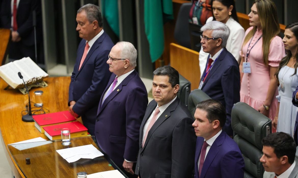Davi Alcolumbre prega convivência pacífica entre poderes