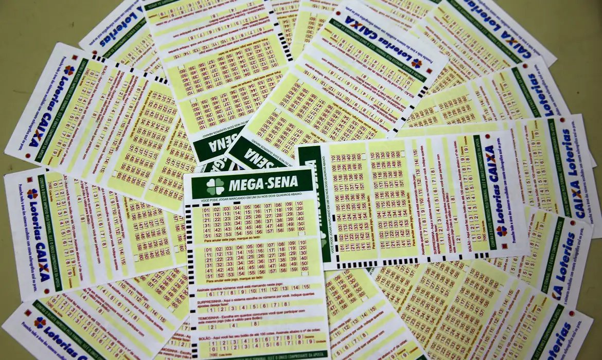 Mega-Sena acumula novamente e prêmio principal vai para R$ 42 milhões