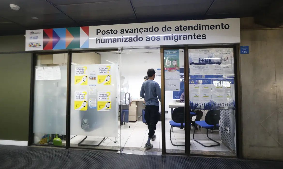 Cubanos superam venezuelanos em pedidos de refúgio no Brasil em 2025
