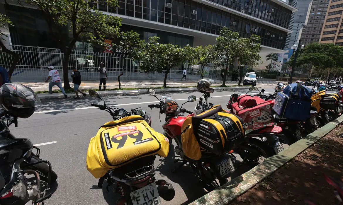 Prefeitura de SP pede mais prazo para liberação de mototáxis na cidade