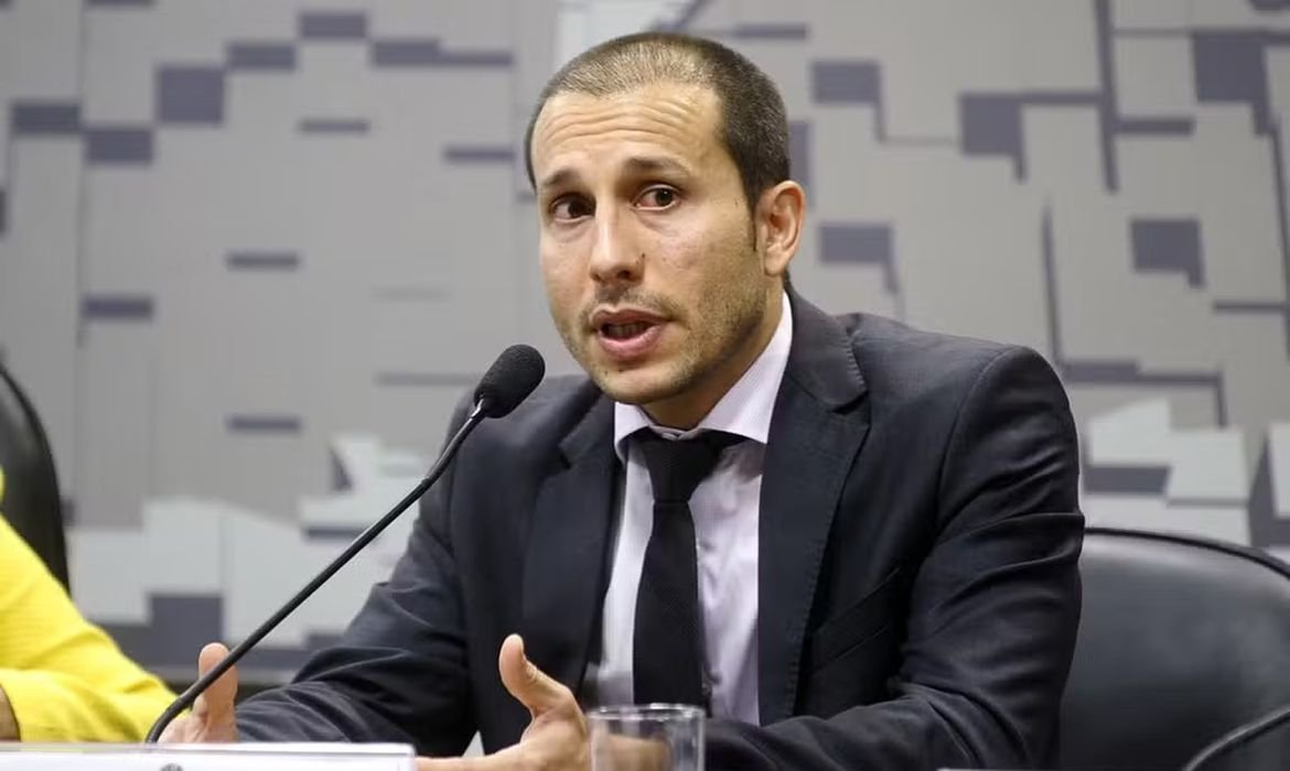 \"Verdade prevalecerá\", diz número 2 da PF após afastamento de Andrei 