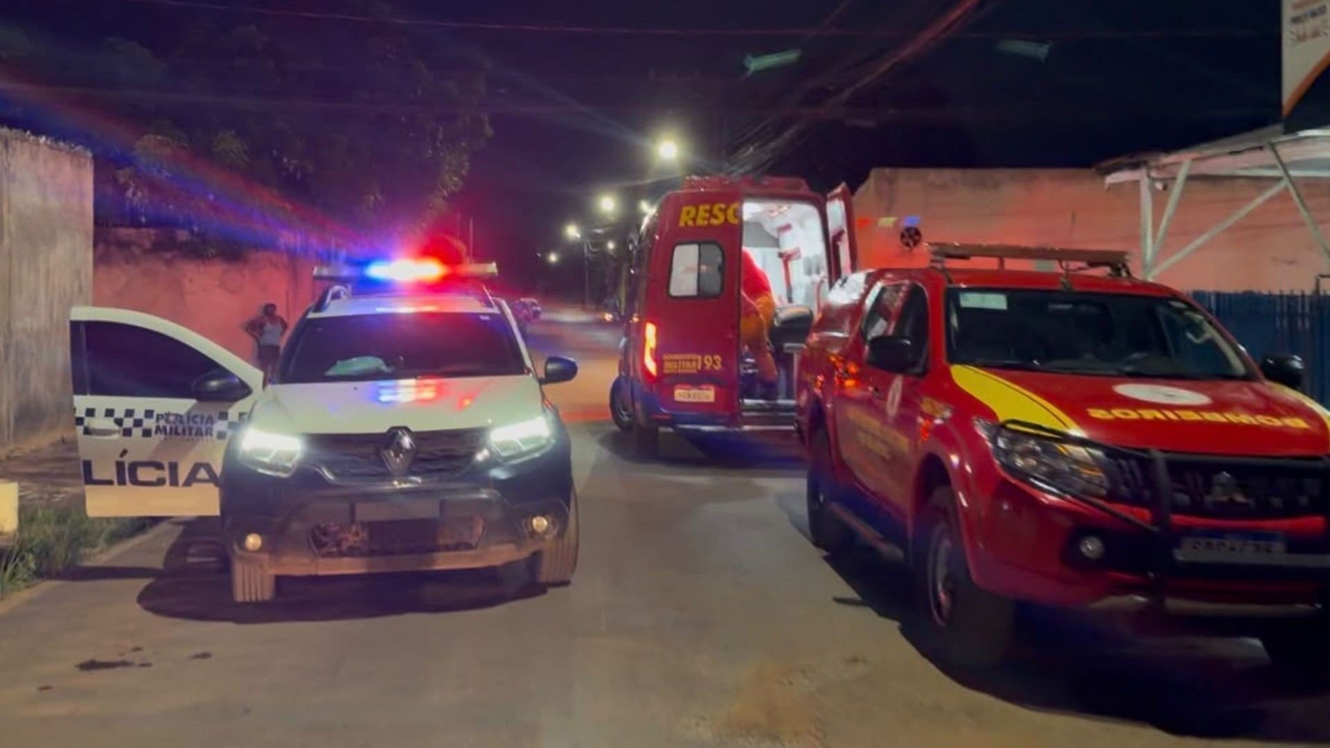 VÍDEO: mulher é morta por companheiro com facada dentro de mercearia em MT; suspeito é preso