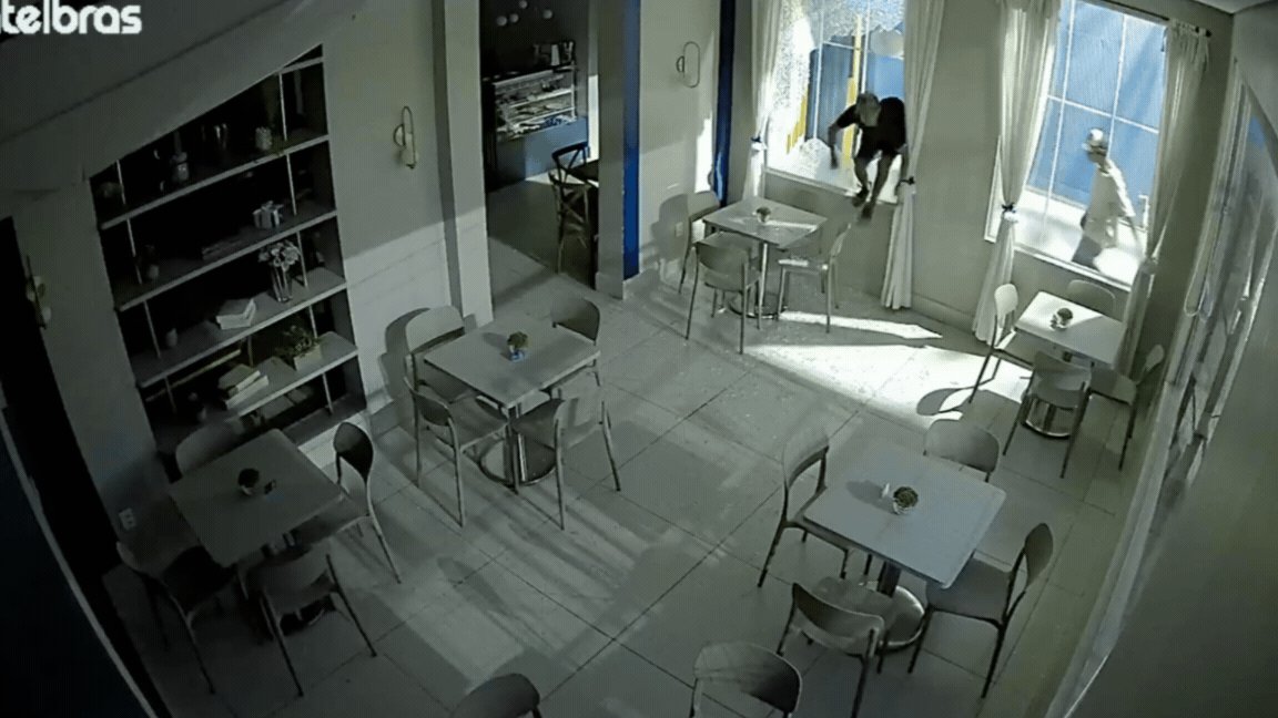VÍDEO: criminoso escorrega e cai durante invasão a confeitaria de Cuiabá