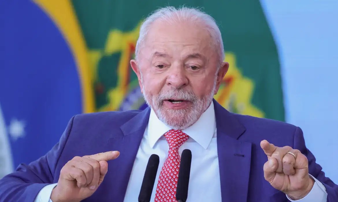 Lula cobra respeito e rejeita interferência dos EUA