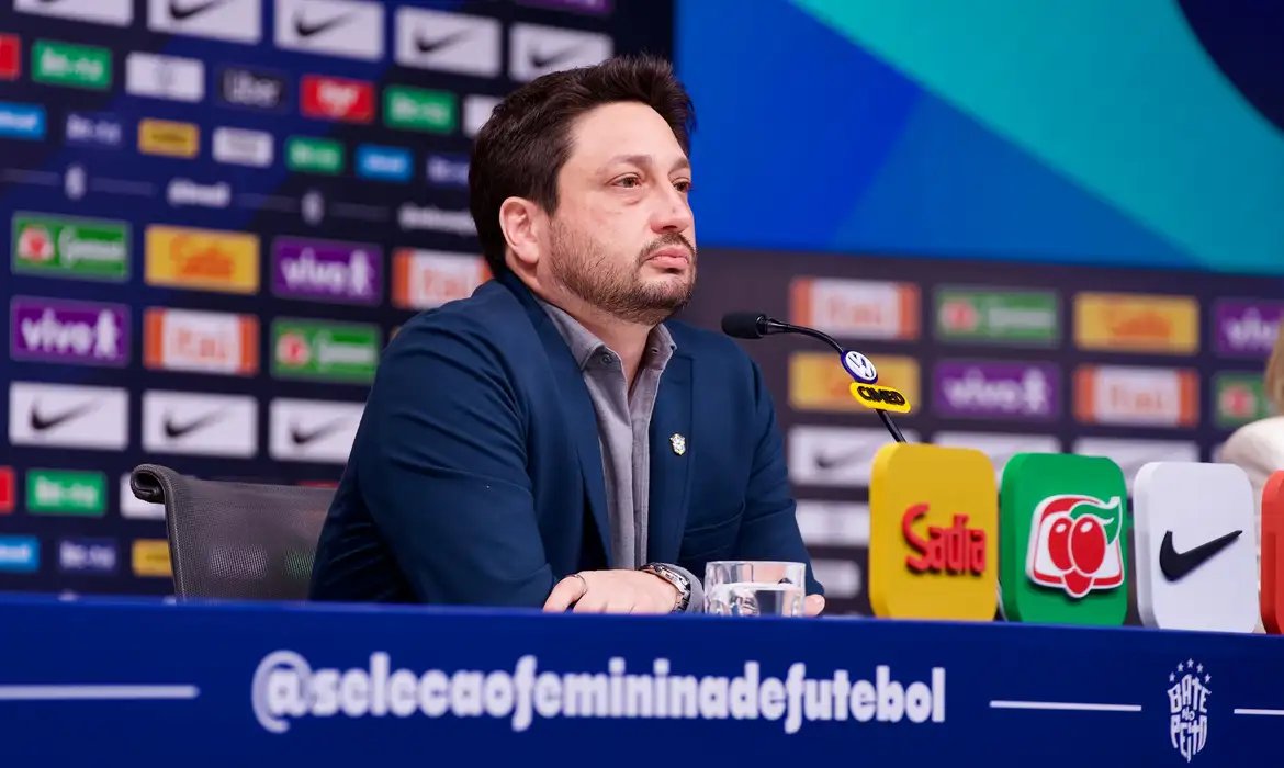 Arthur Elias convoca seleção feminina para a Fifa Series