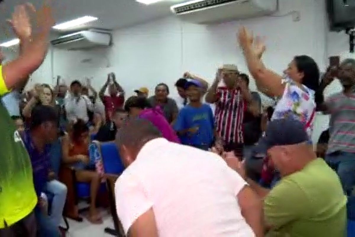 Pescadores protestam por pagamento do seguro-defeso em Cuiabá