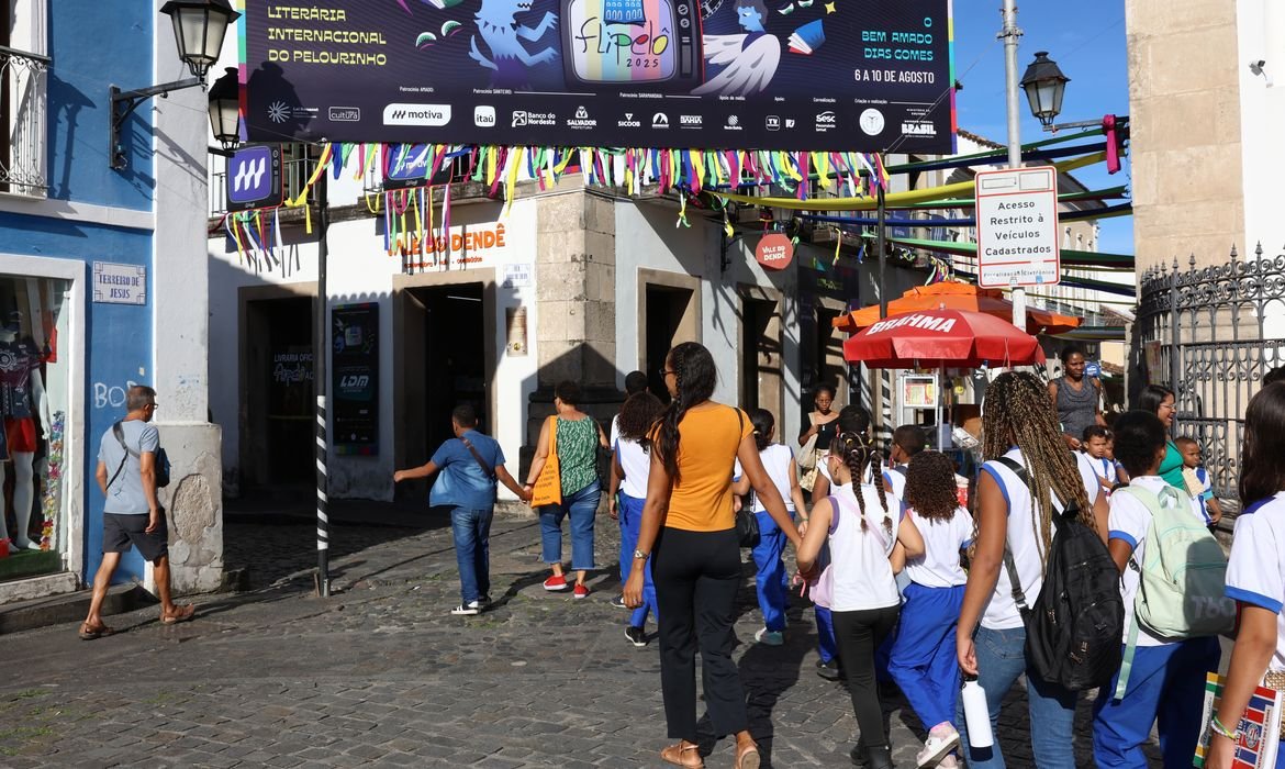 10ª Festa Literária Internacional do Pelourinho começa quarta-feira