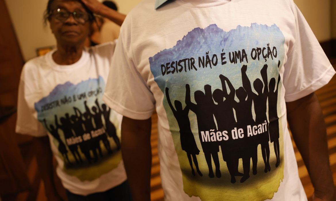 Chacina de Acari: Comissão da Câmara aprova reparação para familiares