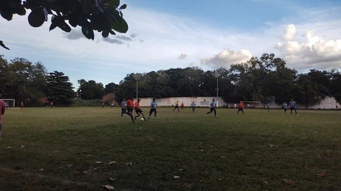 Suspeito de matar homem a facadas em campo de futebol se apresenta à polícia em MT