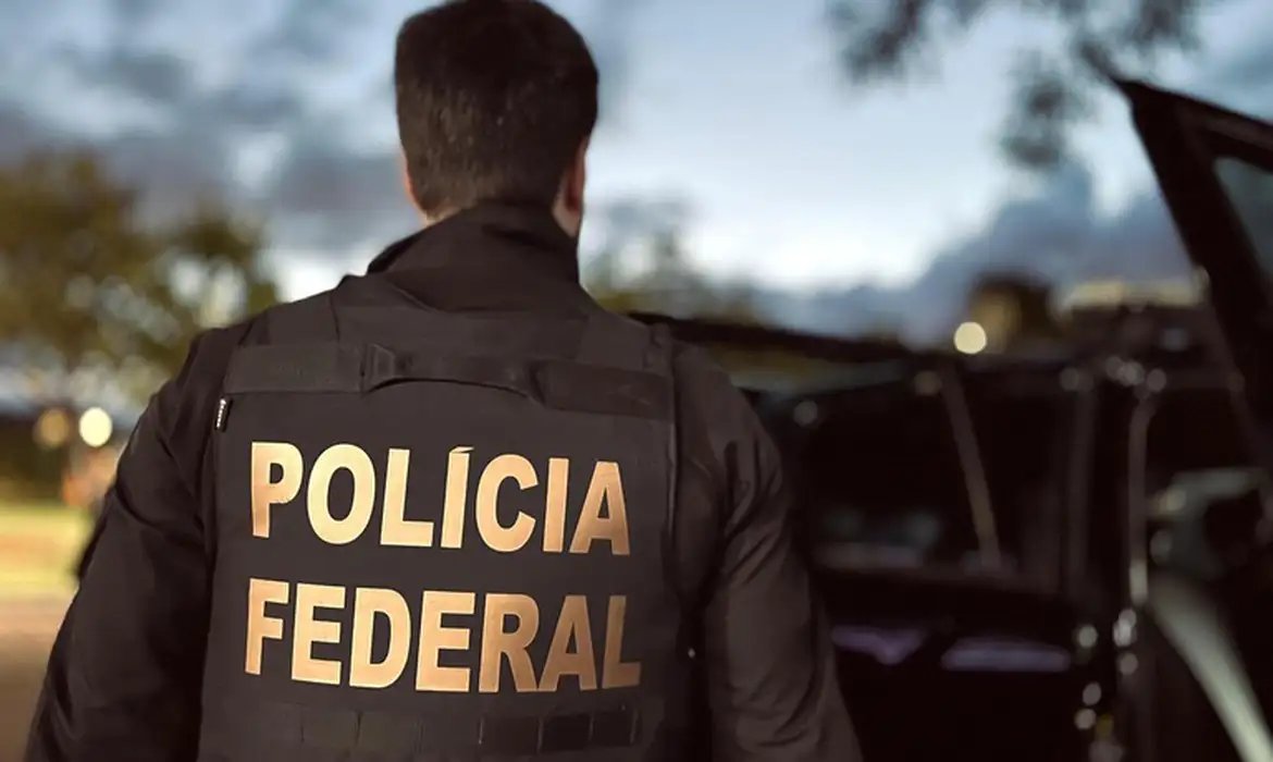PF faz operação contra tráfico internacional de drogas no RS