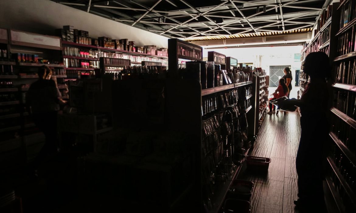 Centro de São Paulo está sem luz elétrica nesta terça-feira