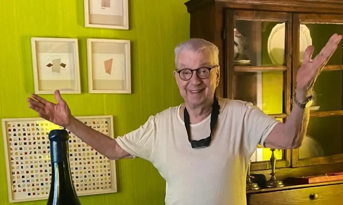 Morre, aos 83 anos, o jornalista Renato Machado