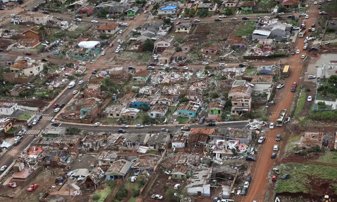 Técnicos concluem que ao menos três tornados atingiram o Paraná 