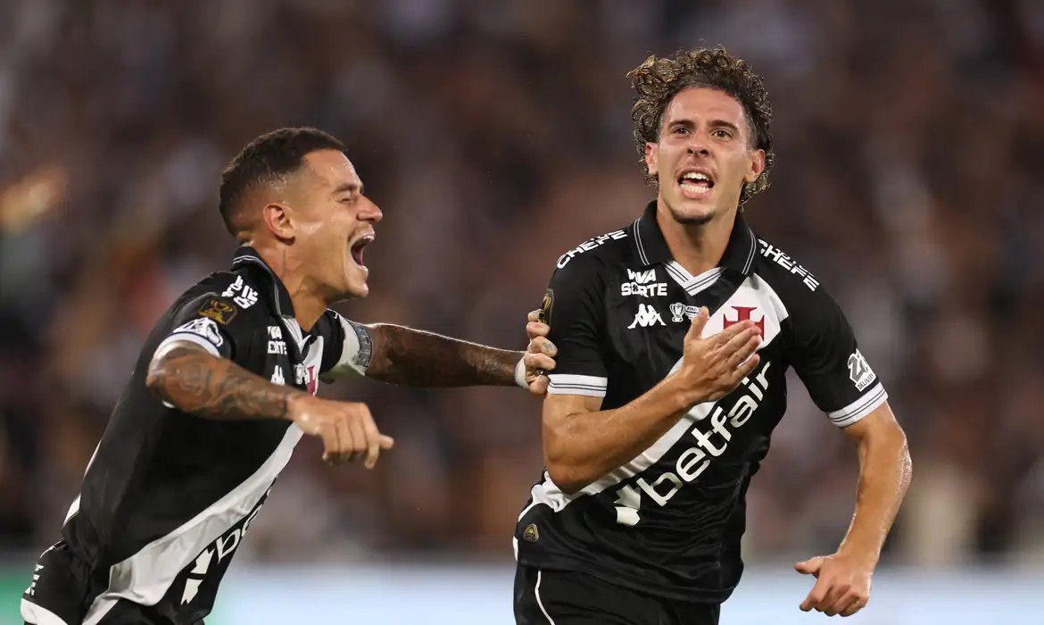Vasco avança às semifinais do Carioca e \"salva\" carnaval do torcedor