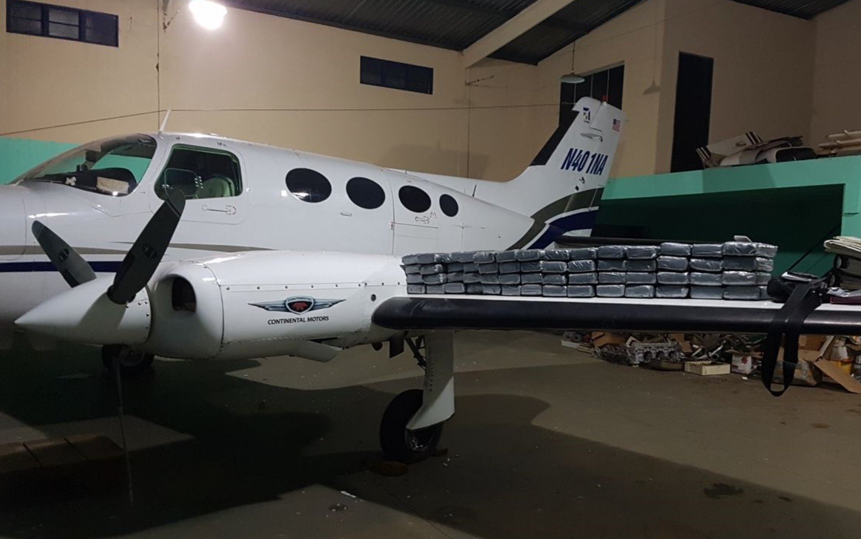 Apreensão de cocaína e leilão: avião que caiu em MT já havia sido apreendido com gêmeos espanhóis em GO