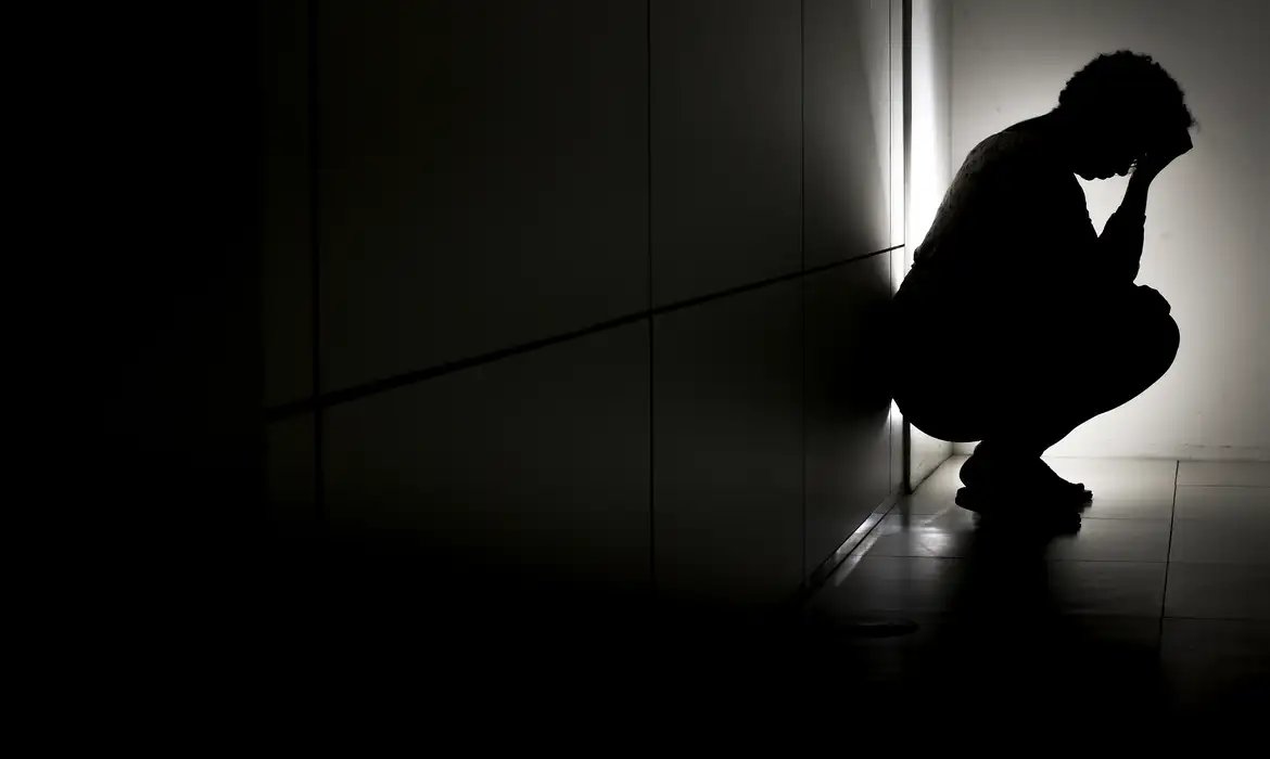 Prevenção ao suicídio: profissionais de saúde destacam riscos com bets