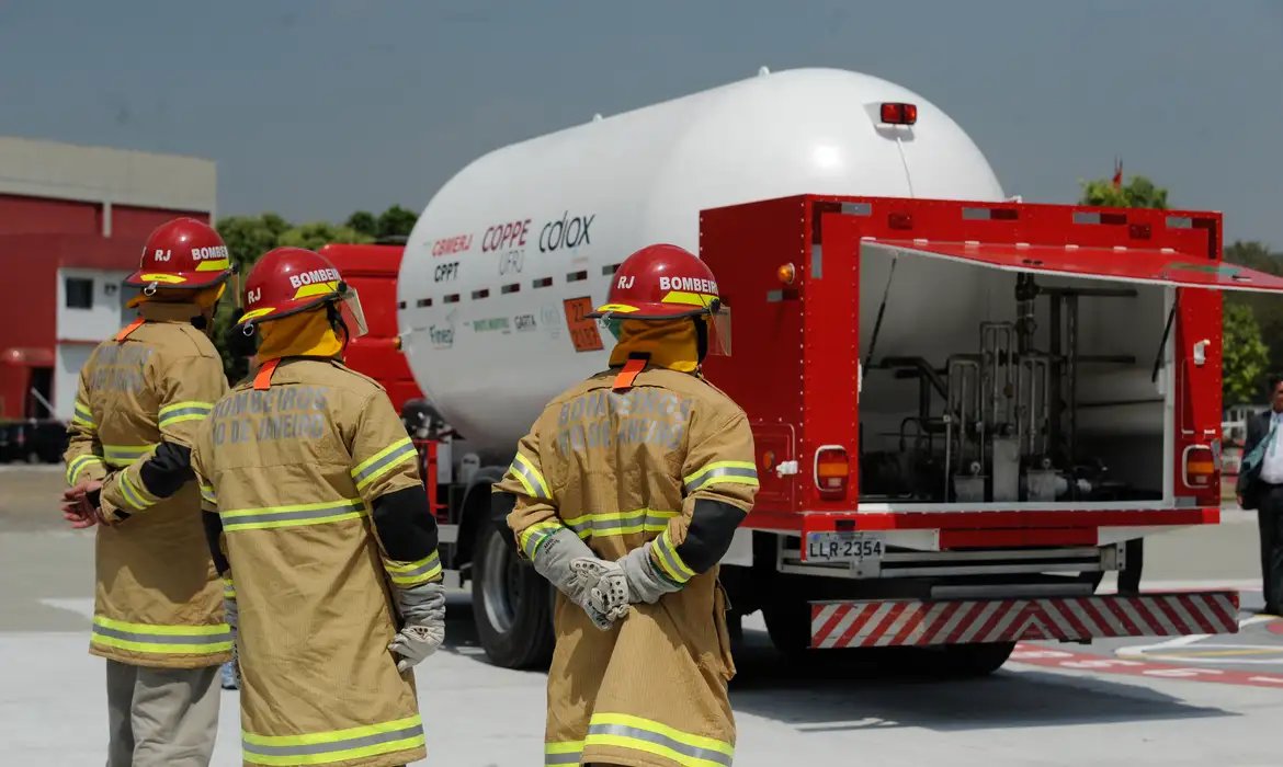 Bombeiros do Rio já fizeram 18 mil salvamentos de animais em 2026