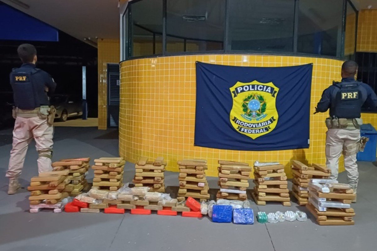 Carro clonado com mais de 190 kg de drogas é apreendido pela PRF em MT