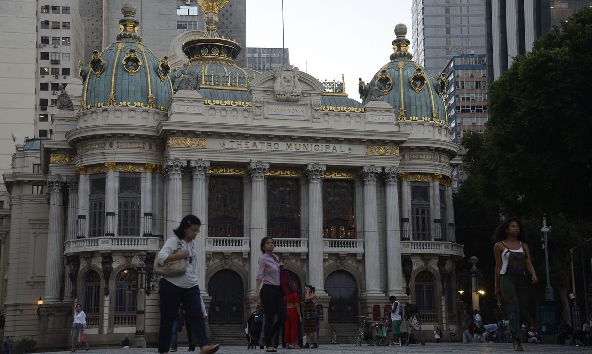 Theatro Municipal do Rio exibe Frida até o dia 31