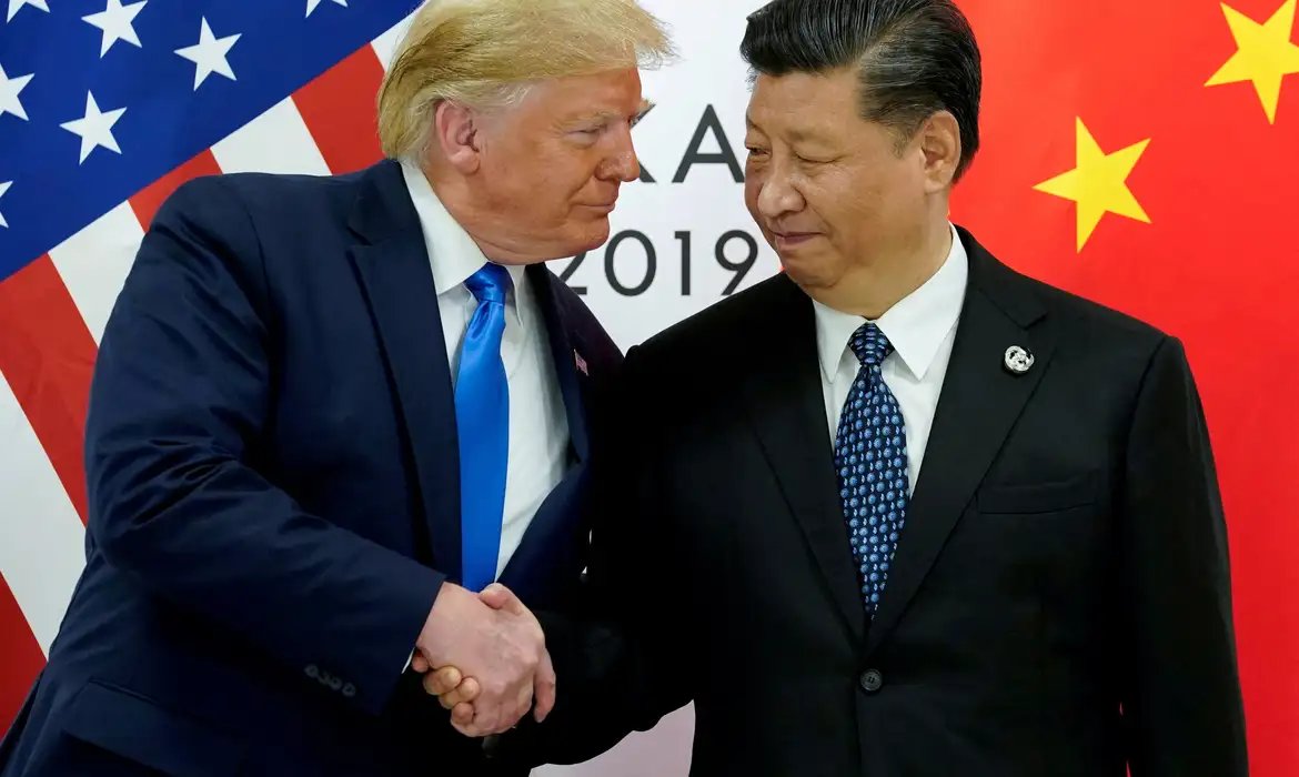 Trump visita Xi Jinping na China em meio ao atoleiro da guerra no Irã