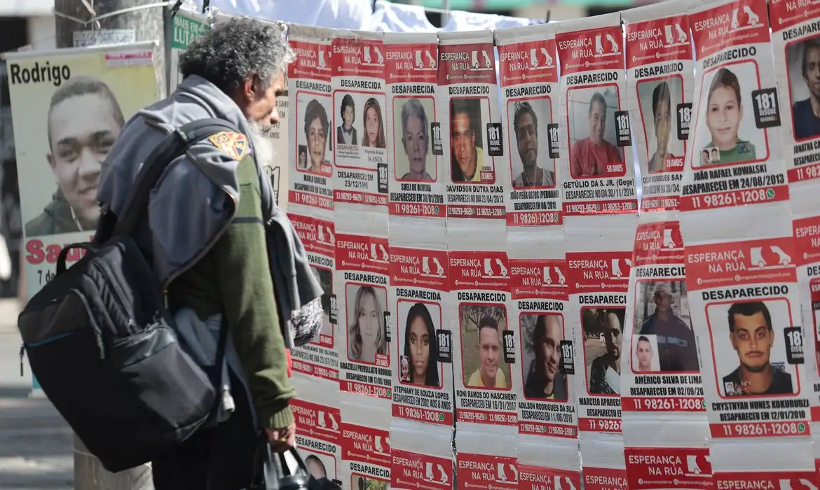 Brasil registrou 84,7 mil desaparecidos em 2025; média de 232 por dia 