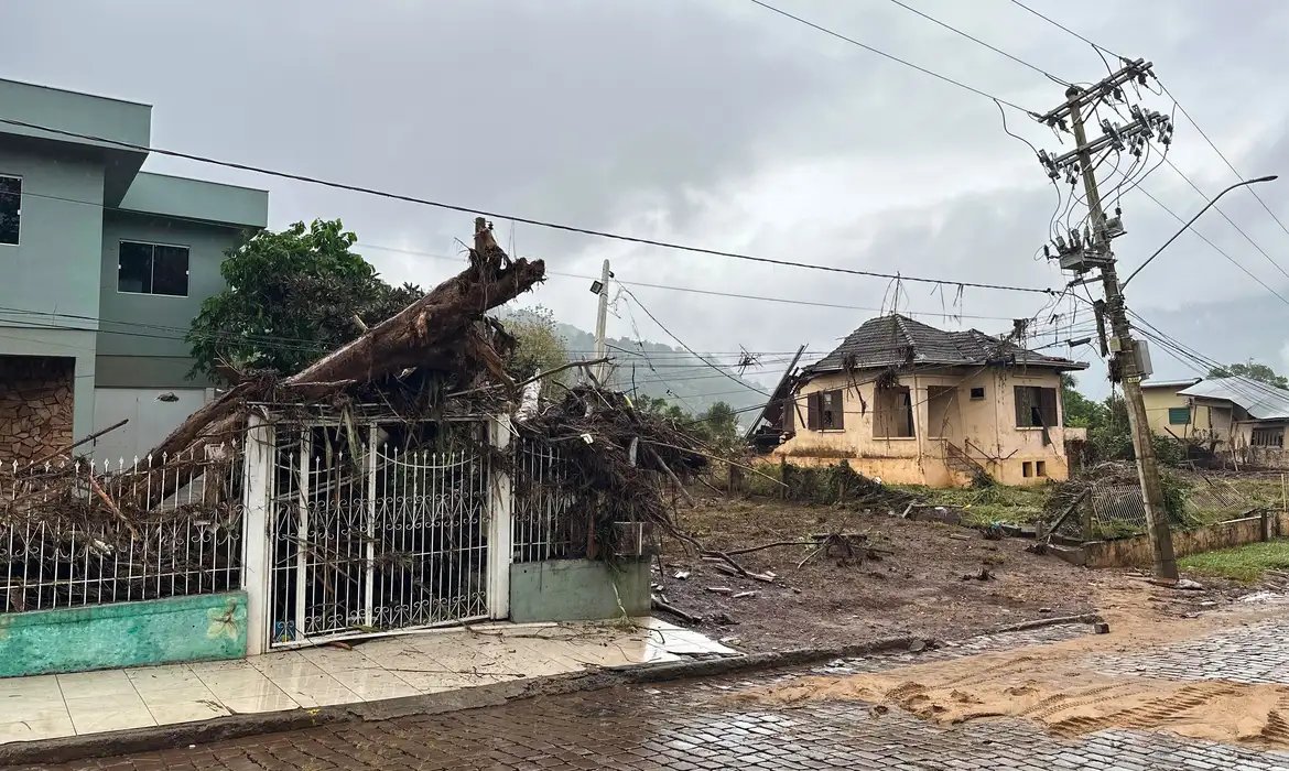 Tempestades e risco de inundações voltam ao Rio Grande do Sul