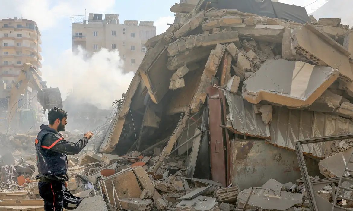 Israel mantém bombardeios no Líbano após cessar-fogo