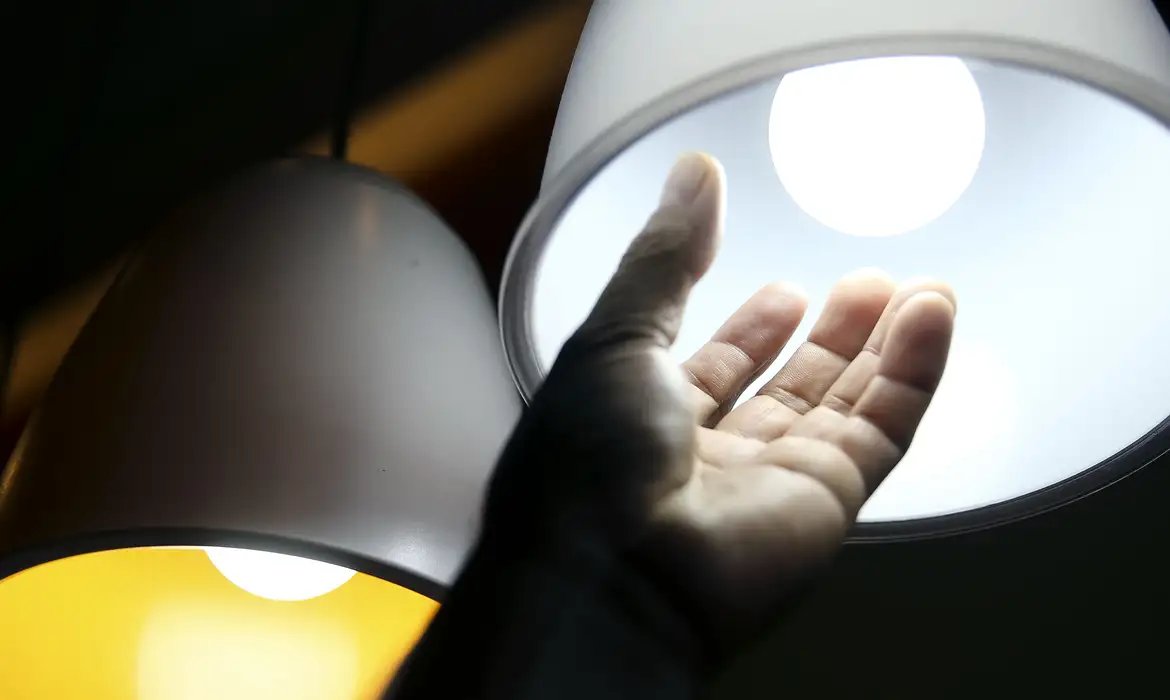 Conta de luz fica 10% mais cara em São Paulo