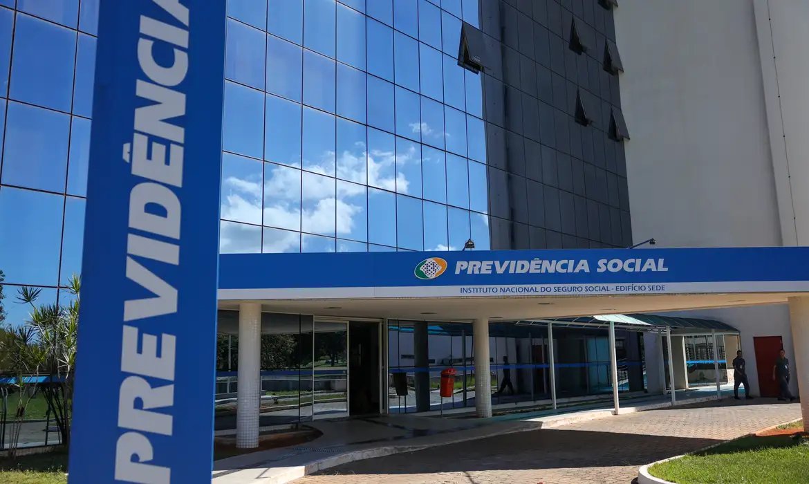 INSS paga segunda parcela do 13º a aposentados e pensionistas