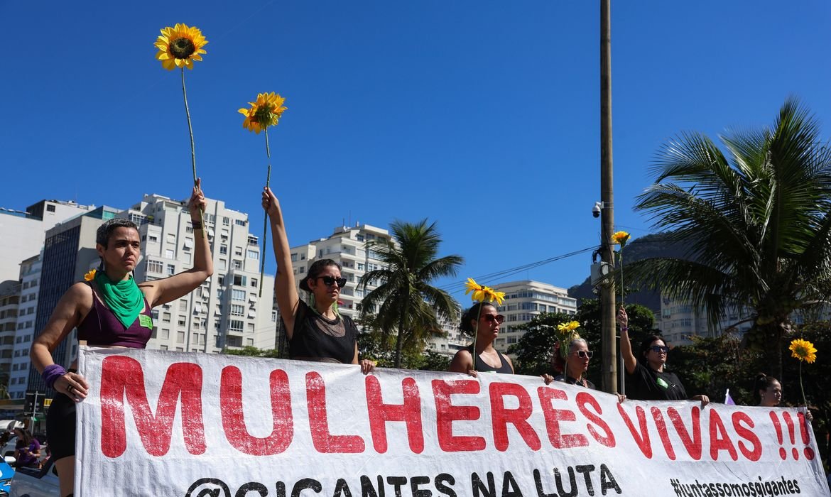 Mulheres vão às ruas pela votação do PL da Misoginia