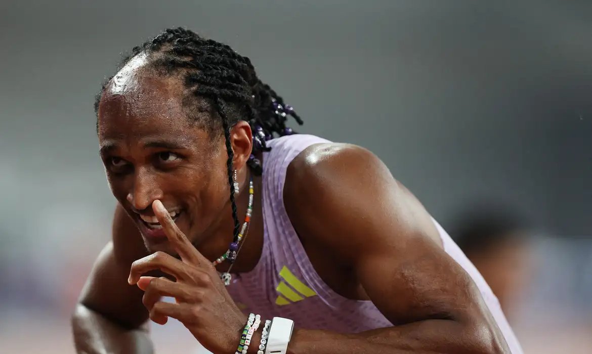 Alison dos Santos conquista ouro na etapa de Xiamen da Diamond League