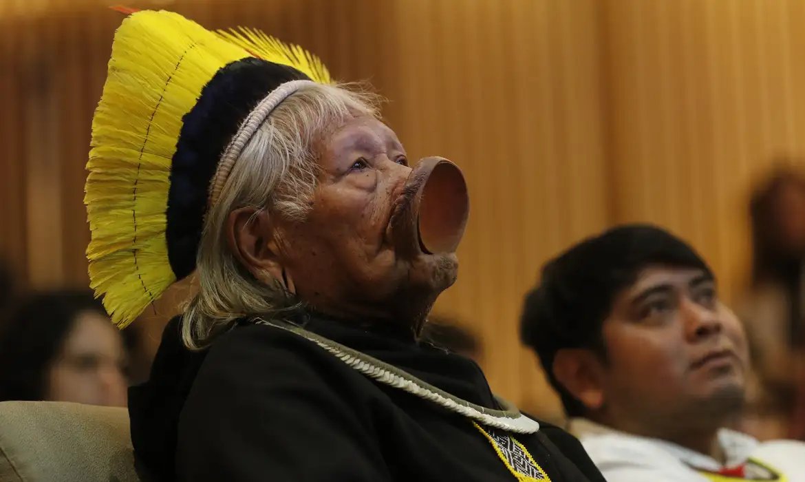 Com melhora clínica, cacique Raoni está lúcido e respira sem aparelhos